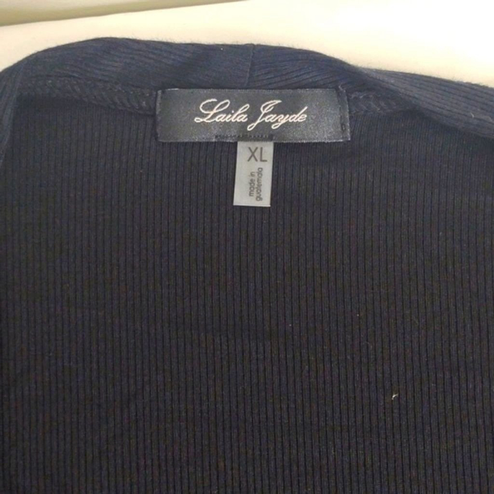 Laila Jayde black 3/4 sleeved lightweight sweater with built-in Cami, XL, NWT - Picture 5 of 9